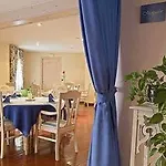 Jaume فندق 3*